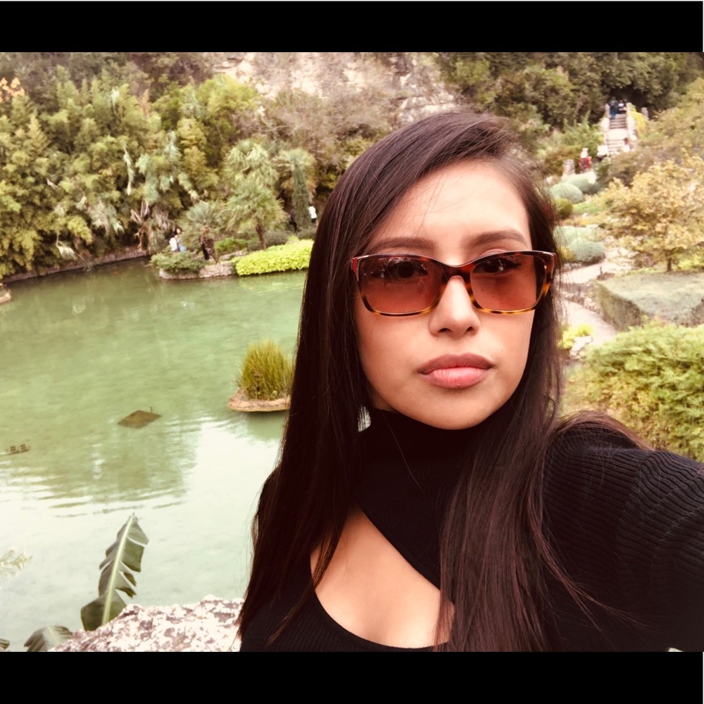 Meet your Posher, Ximena